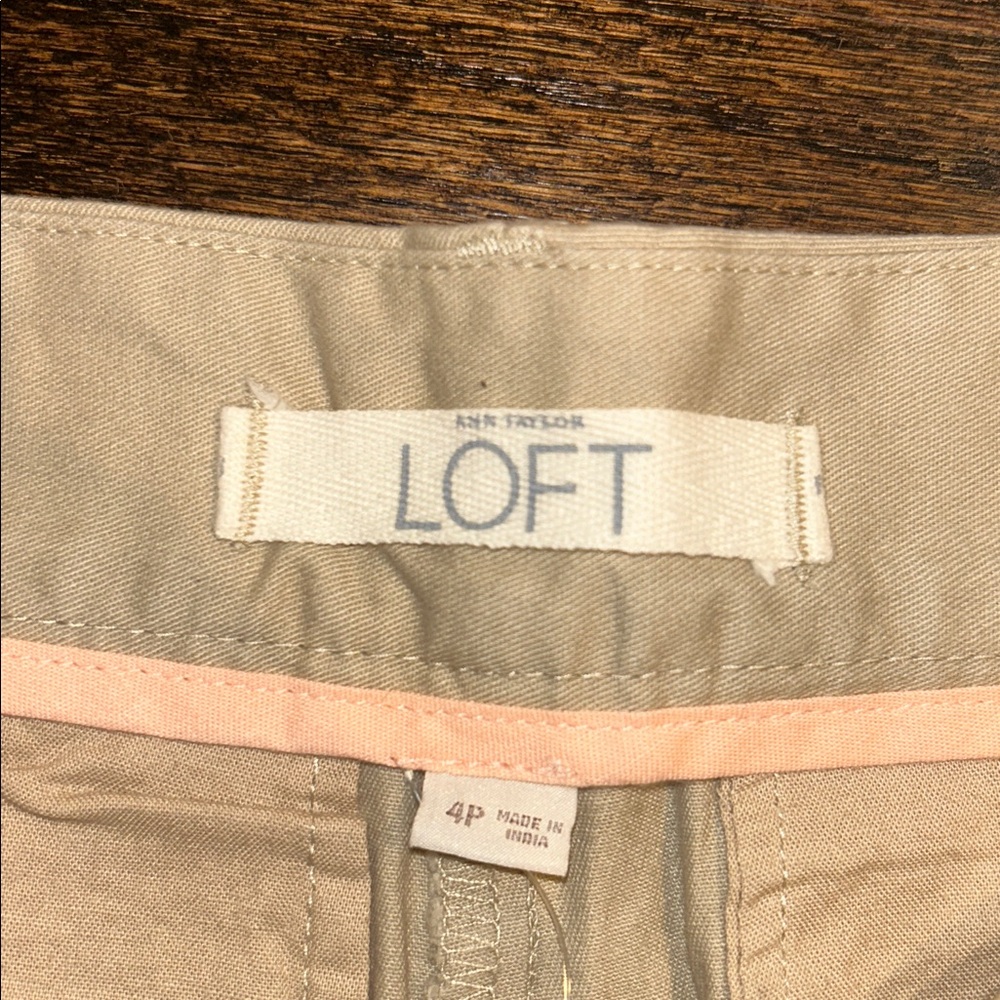 NWT Ann Taylor LOFT Women’s Classic Tan Shorts Size 4P - Picture 2 of 7
